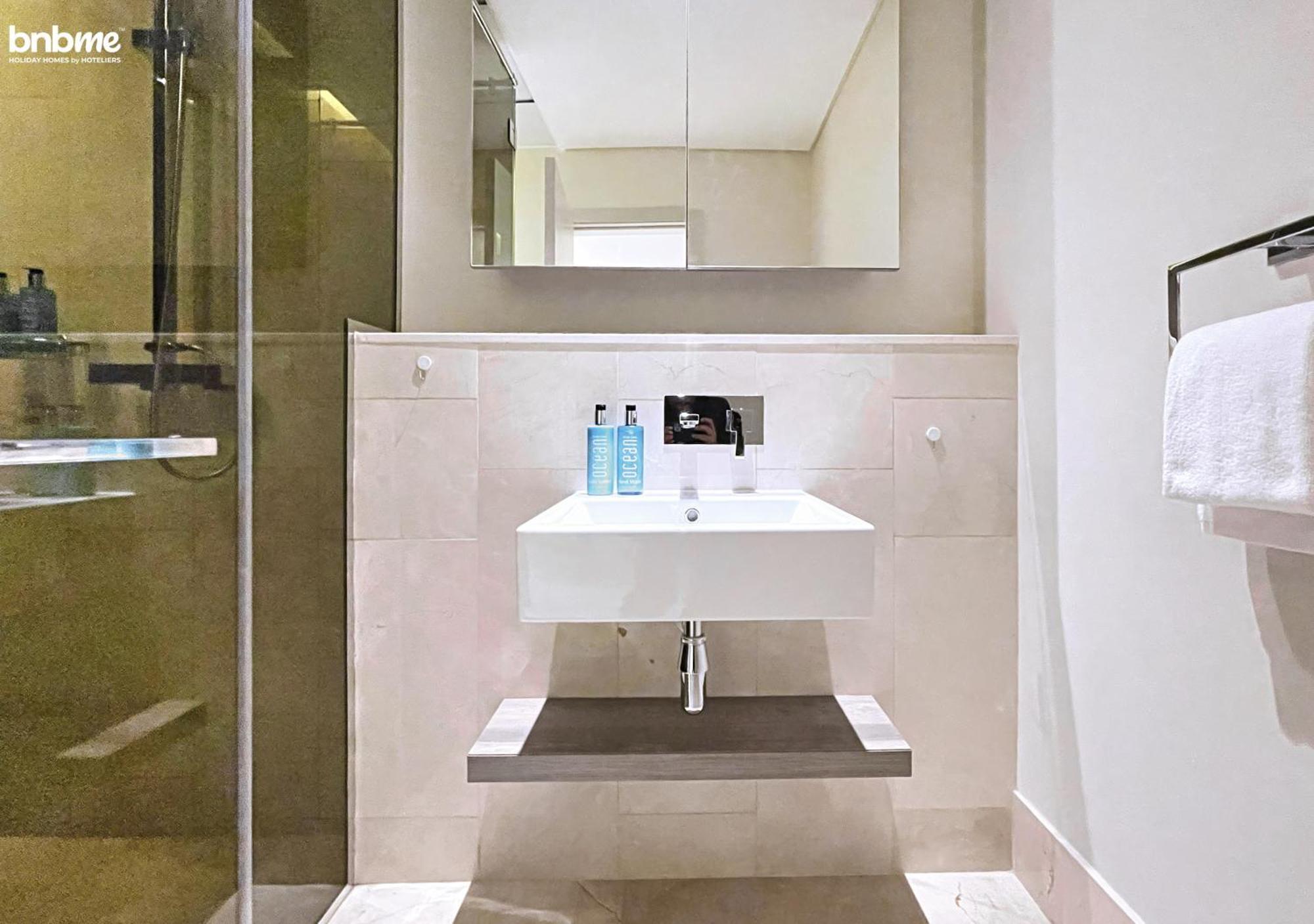 Bnbme - Th8 Palm Hotel 두바이 외부 사진